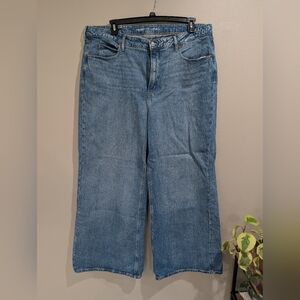 Light Blue Women’s Straight-Leg Jeans